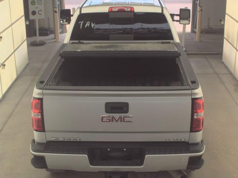 Used 2019 GMC Sierra 2500 Denali w/ Duramax Plus Package AWD/4WD image 6
