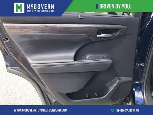 Used 2023 Toyota Highlander Limited AWD/4WD image 15