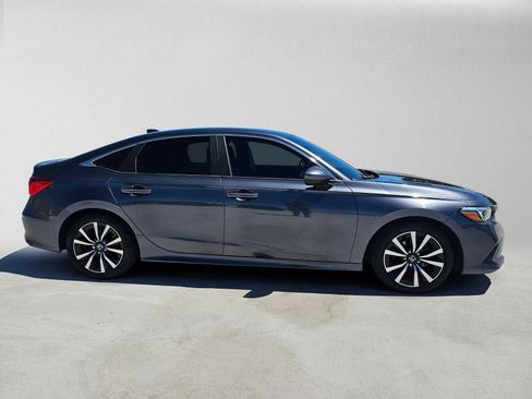 Used 2022 Honda Civic EX image 2
