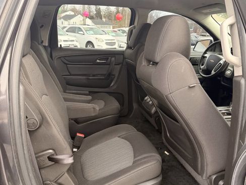 Used 2015 Chevrolet Traverse LT w/ Style and Technology Package image 12