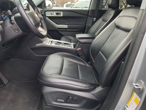 Used 2022 Ford Explorer Limited w/ Equipment Group 301A image 17