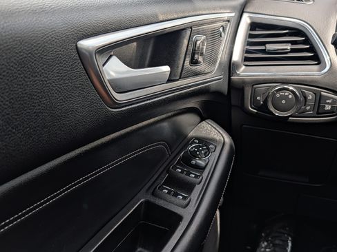 Certified 2021 Ford Edge Titanium FWD image 26