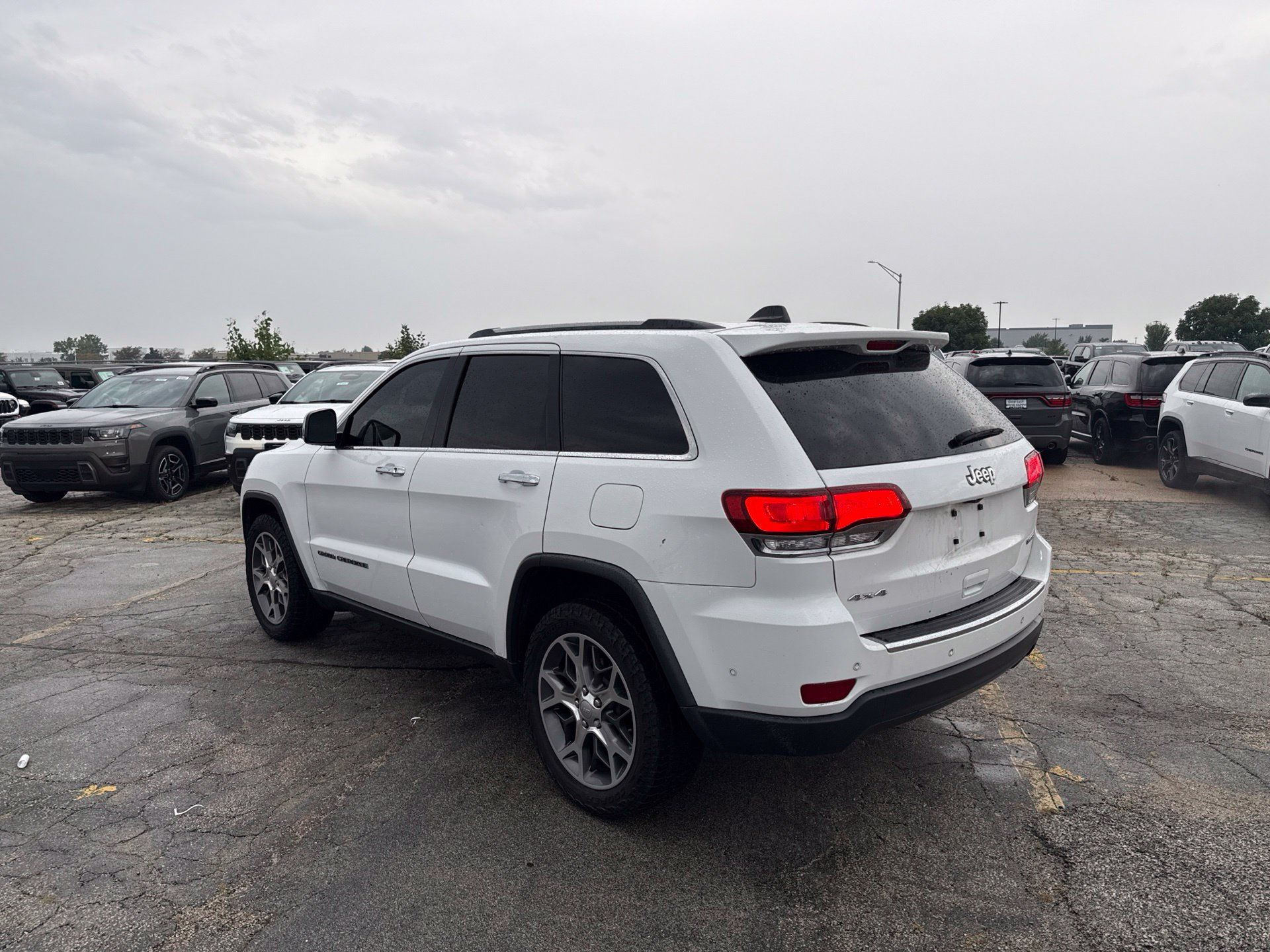 Used 2021 Jeep Grand Cherokee Limited w/ Premium Lighting Group AWD/4WD image 8
