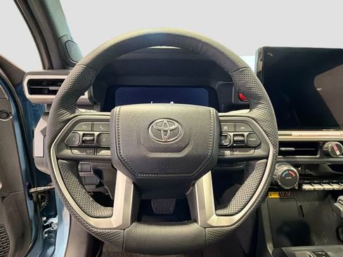 Used 2026 Toyota Tacoma TRD Off-Road w/ TRD Off Road Upgrade Package AWD/4WD image 9