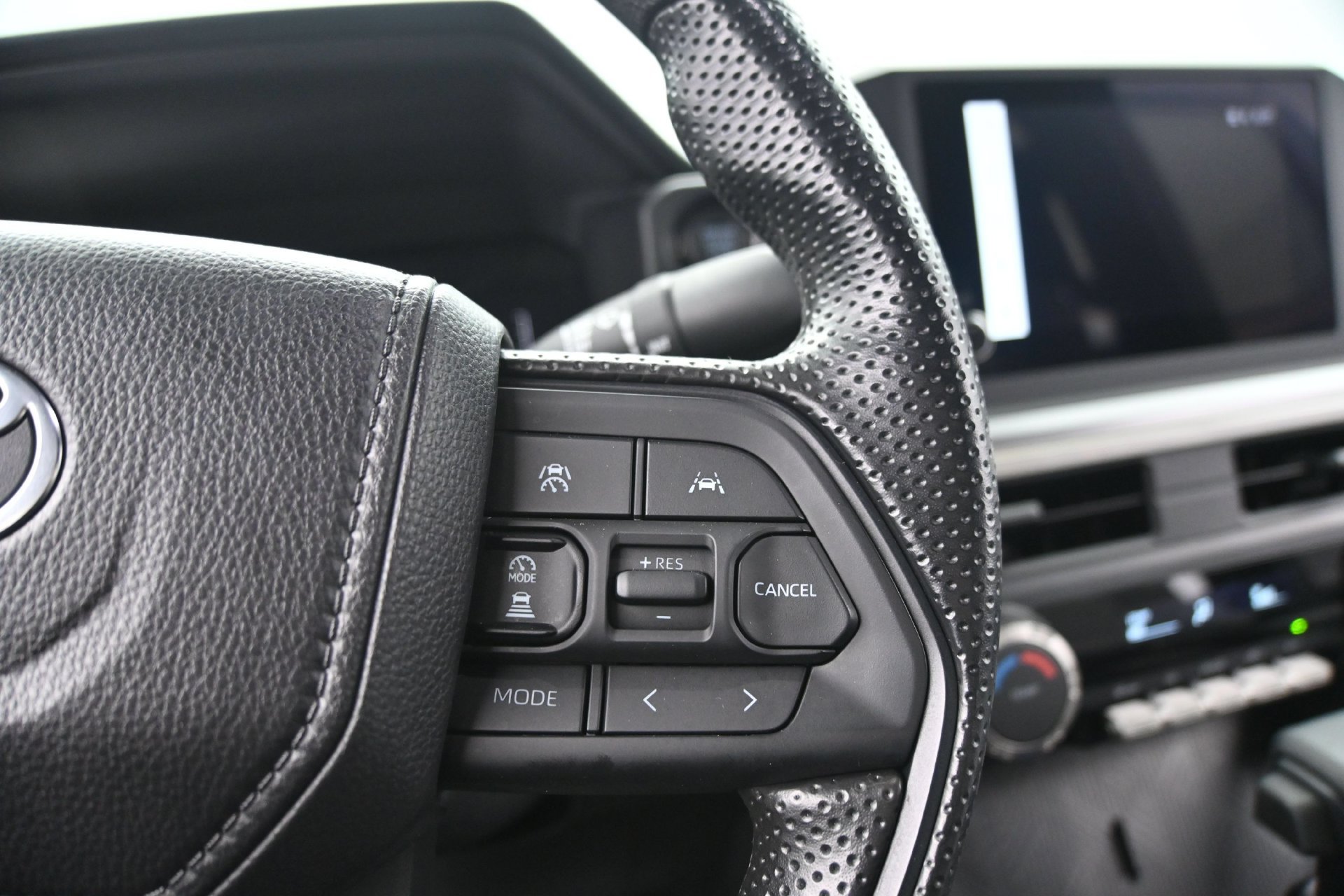 Used 2025 Toyota Tacoma SR5 AWD/4WD image 22