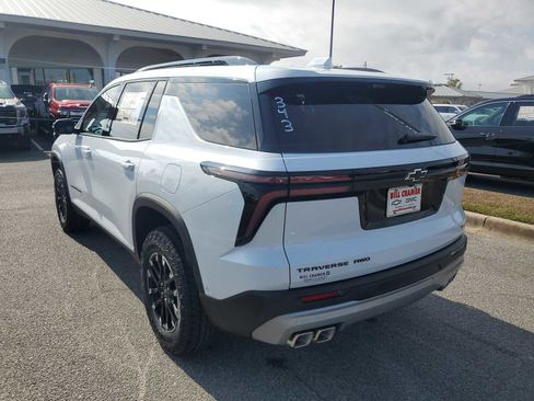 New 2026 Chevrolet Traverse Z71 w/ Enhanced Driving Package image 3