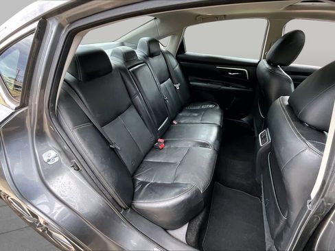 Used 2017 Nissan Altima 2.5 SL w/ 2.5 Technology Package FWD image 19