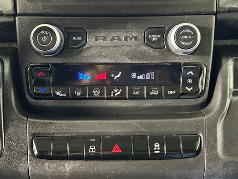 Used 2025 RAM ProMaster 2500 w/ Convenience Group image 19