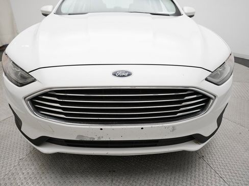 Used 2020 Ford Fusion SE image 21