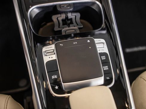 Used 2020 Mercedes-Benz GLB 250 4MATIC image 29