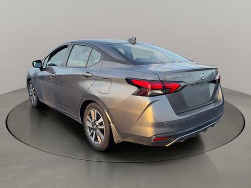 Used 2020 Nissan Versa SV image 5
