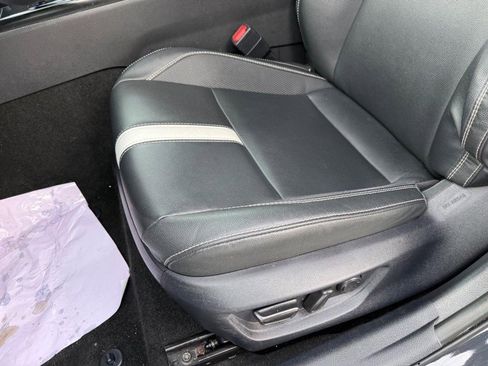 Used 2025 Toyota Camry SE image 16