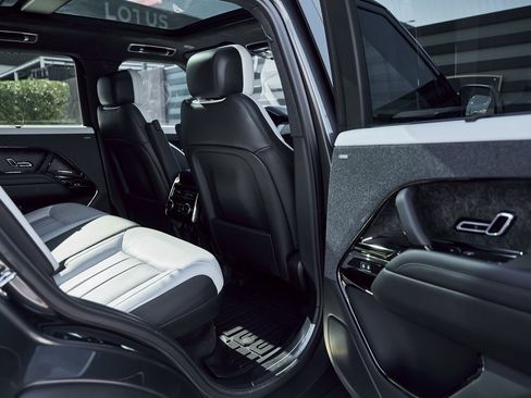 Used 2025 Land Rover Range Rover Sport Autobiography image 19