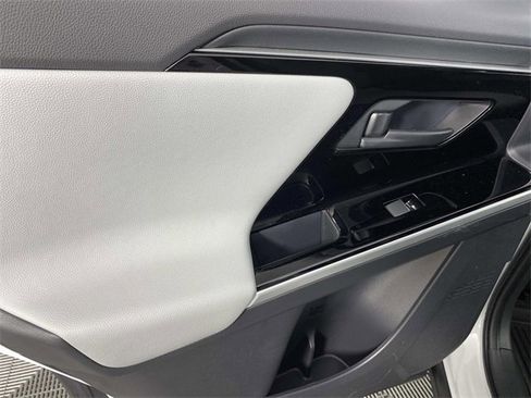 Used 2024 Subaru Solterra Limited image 26