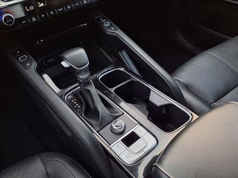 Used 2022 Kia Telluride EX w/ EX Premium Package image 17