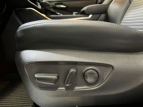 Used 2026 Toyota Highlander XSE AWD/4WD image 16
