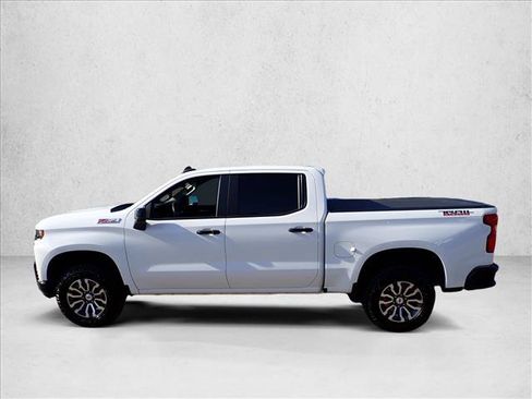 Used 2021 Chevrolet Silverado 1500 LT Trail Boss w/ LPO, Dark Essentials Package AWD/4WD image 2