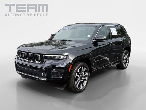 Certified 2023 Jeep Grand Cherokee Overland w/ Luxury Tech Group IV AWD/4WD image 3