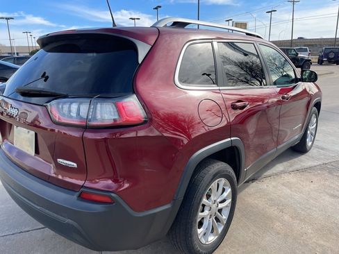 Used 2019 Jeep Cherokee Latitude w/ Popular Appearance Group image 3
