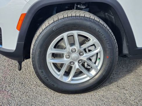 New 2025 Jeep Grand Cherokee L Laredo RWD image 8