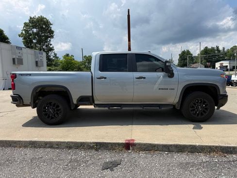 Used 2026 Chevrolet Silverado 2500 Custom w/ Custom Blackout Package AWD/4WD image 5