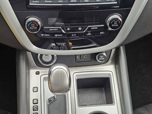 Used 2018 Nissan Murano SV image 19