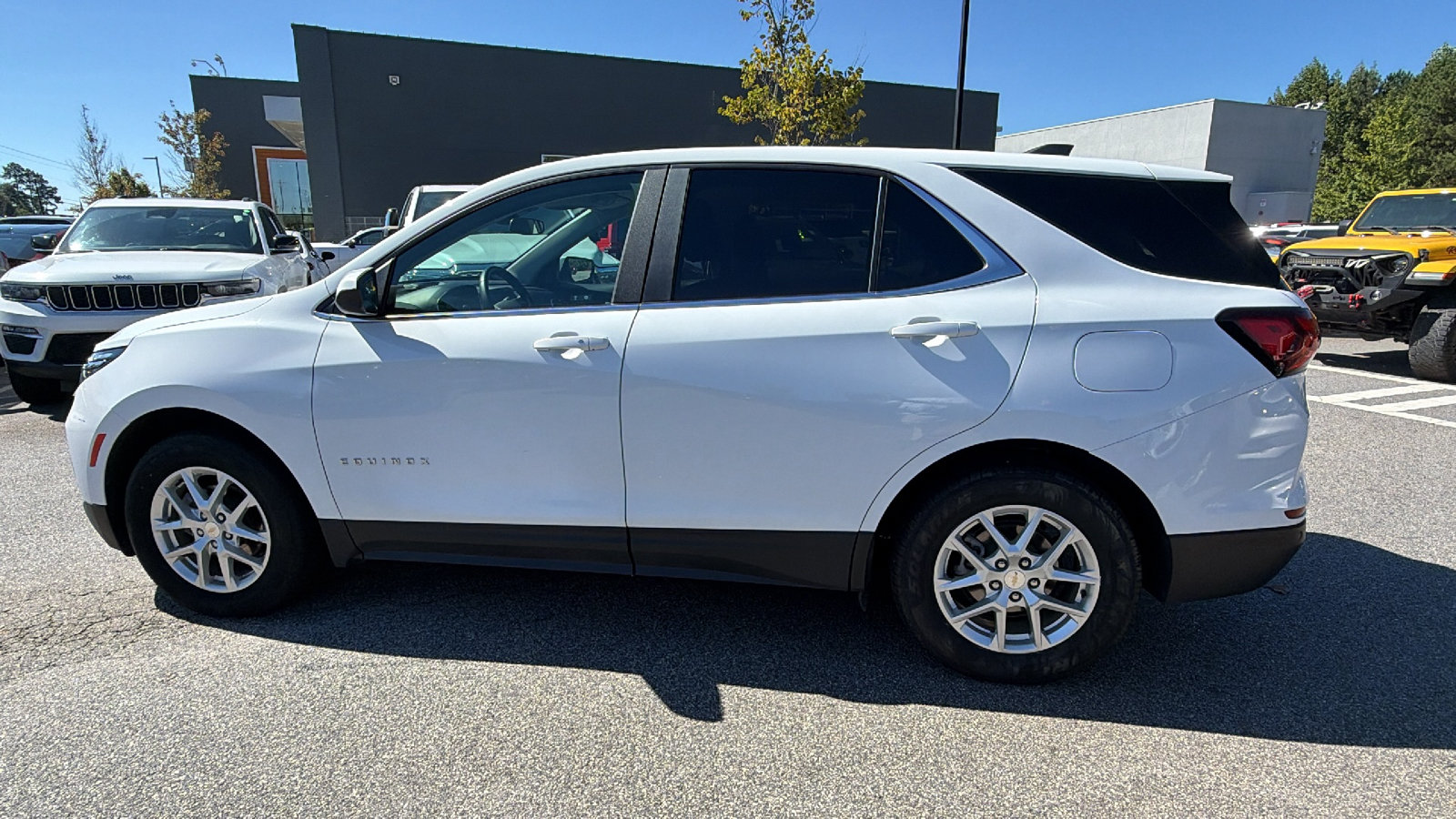 Used 2024 Chevrolet Equinox LT AWD/4WD image 11