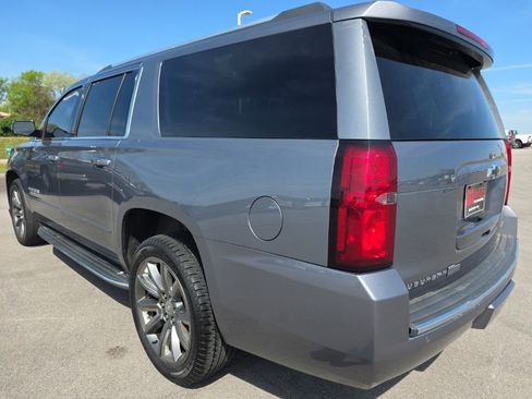 Used 2018 Chevrolet Suburban Premier AWD/4WD image 7