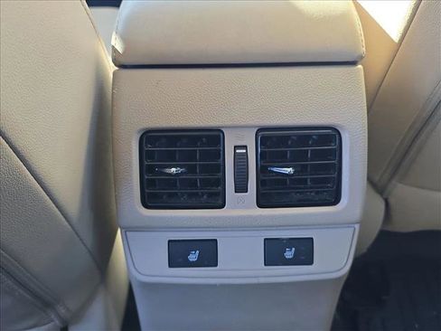Used 2016 Subaru Outback 2.5i Limited image 16