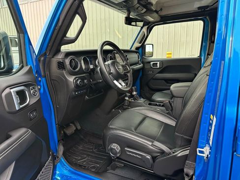 Used 2023 Jeep Wrangler Unlimited Sahara w/ Cold Weather Group image 14