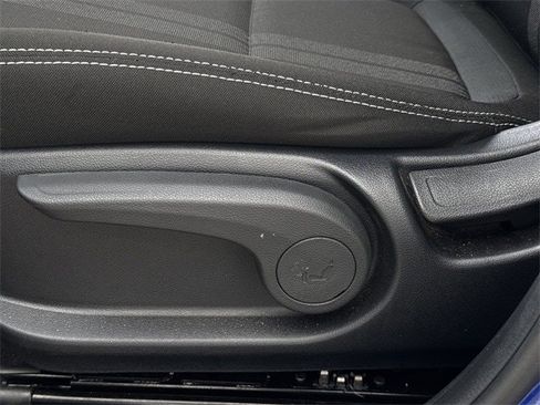 Used 2025 Hyundai Venue SEL image 26