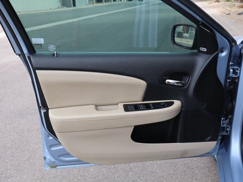 Used 2014 Chrysler 200 Limited FWD image 23
