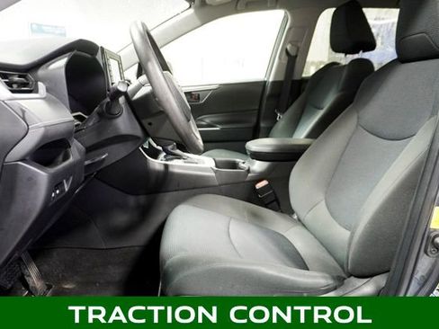Used 2022 Toyota RAV4 LE image 12