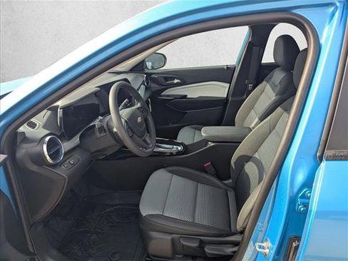 New 2026 Chevrolet Trax LT image 4