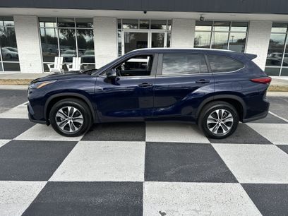Used 2023 Toyota Highlander XLE