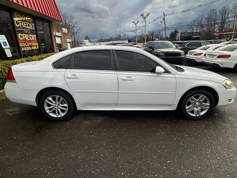 Used 2016 Chevrolet Impala LT w/ LT Sunroof Package image 4