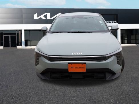 New 2025 Kia K4 LXS image 8