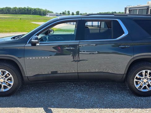 Used 2021 Chevrolet Traverse LT FWD image 6
