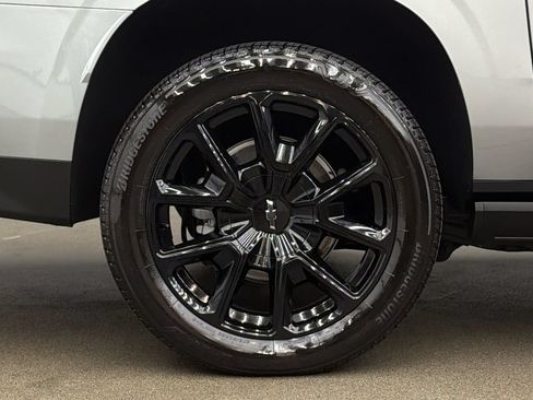 Used 2024 Chevrolet Suburban High Country AWD/4WD image 11