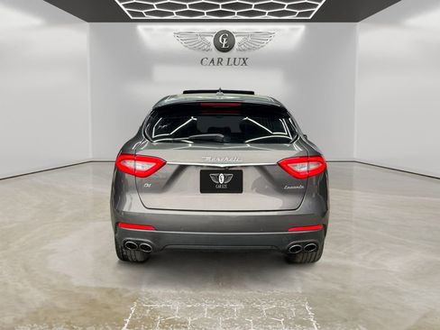 Used 2018 Maserati Levante image 4