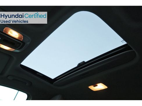 Certified 2025 Hyundai Elantra SEL image 31