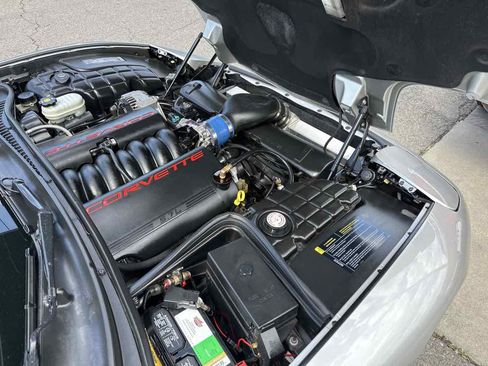 Used 2004 Chevrolet Corvette Coupe w/ Preferred Equipment Group image 16