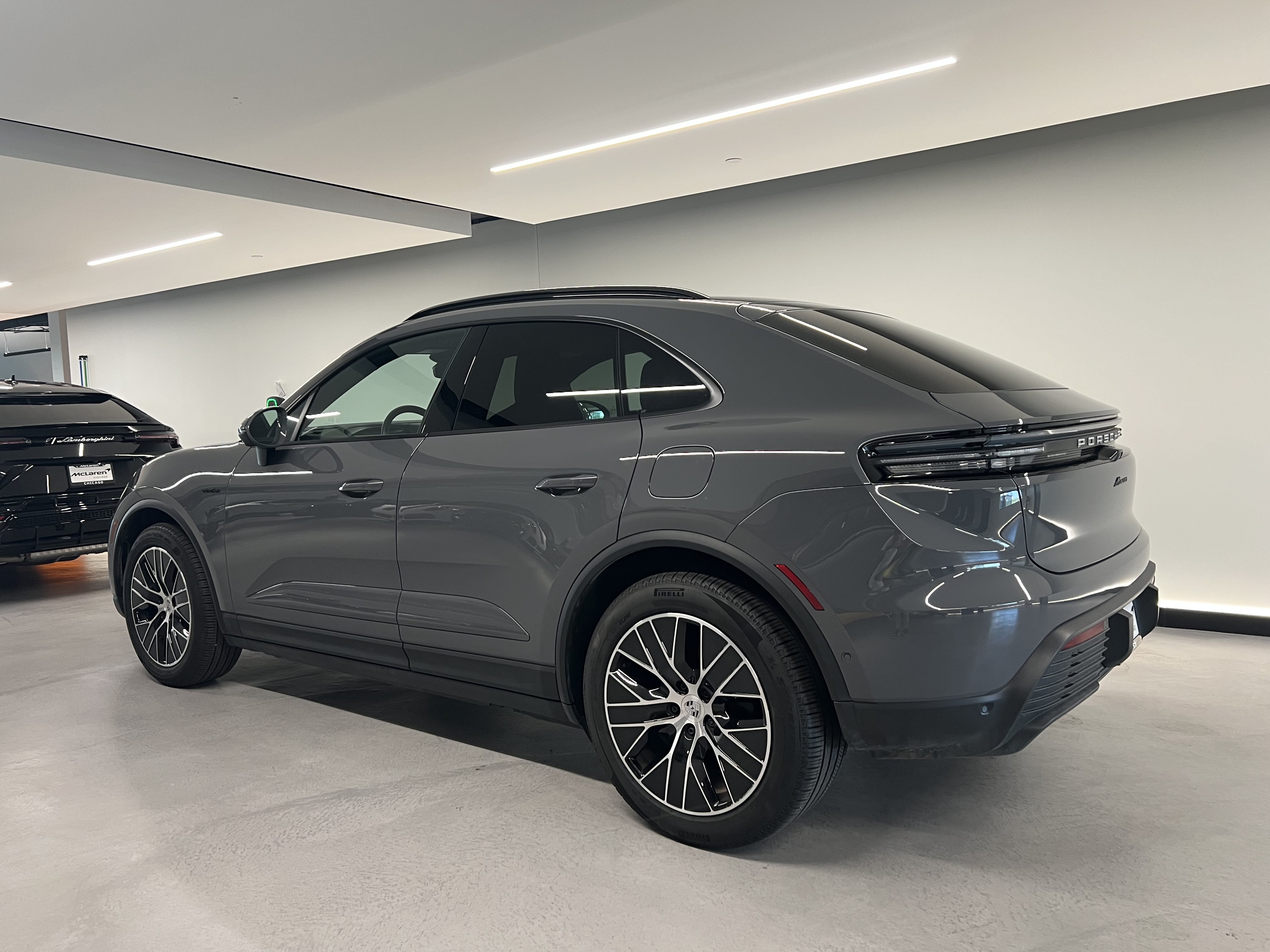 Used 2025 Porsche Macan Electric RWD image 12