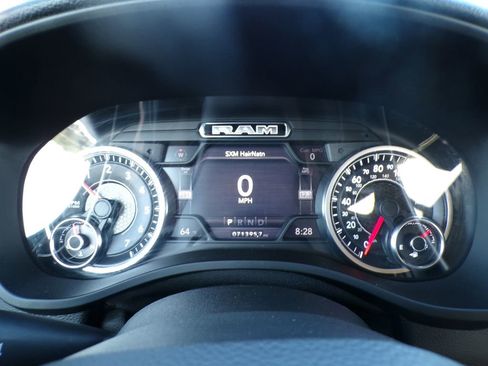 Used 2019 RAM 1500 Laramie AWD/4WD image 23