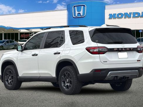 New 2026 Honda Pilot TrailSport image 3