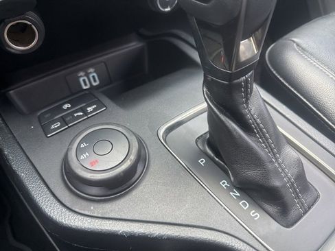 Used 2019 Ford Ranger Lariat w/ Equipment Group 501A Mid image 30