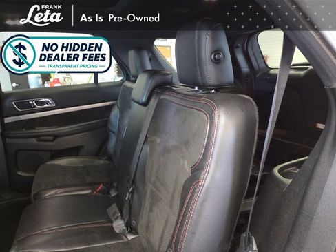 Used 2018 Ford Explorer XLT w/ Equipment Group 202A AWD/4WD image 22