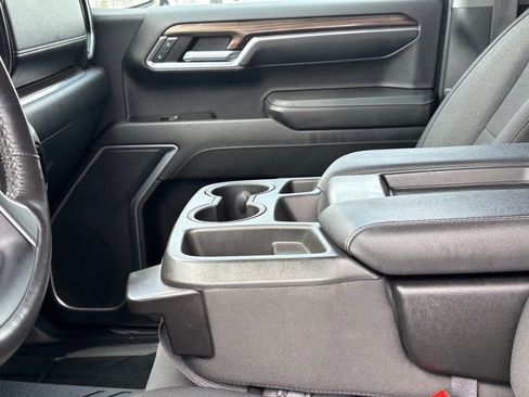 Used 2022 Chevrolet Silverado 1500 RST image 10