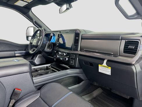 Used 2025 Ford F450 Platinum w/ FX4 Off-Road Package AWD/4WD image 28
