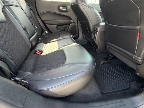 Used 2018 Jeep Compass Trailhawk w/ Popular Equipment Group AWD/4WD image 14